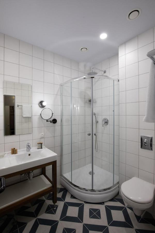Four Rooms City Kharkiv Extérieur photo