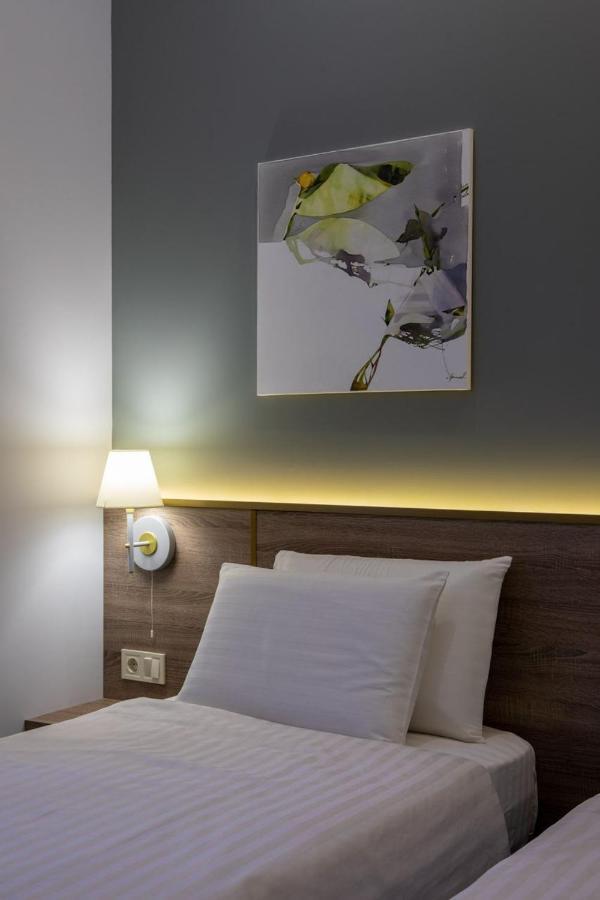Four Rooms City Kharkiv Extérieur photo