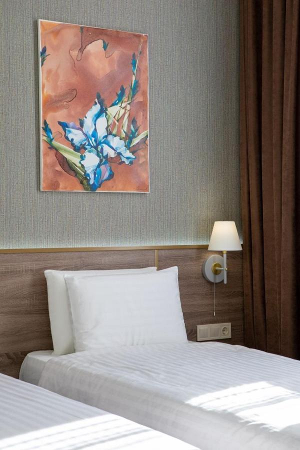Four Rooms City Kharkiv Extérieur photo